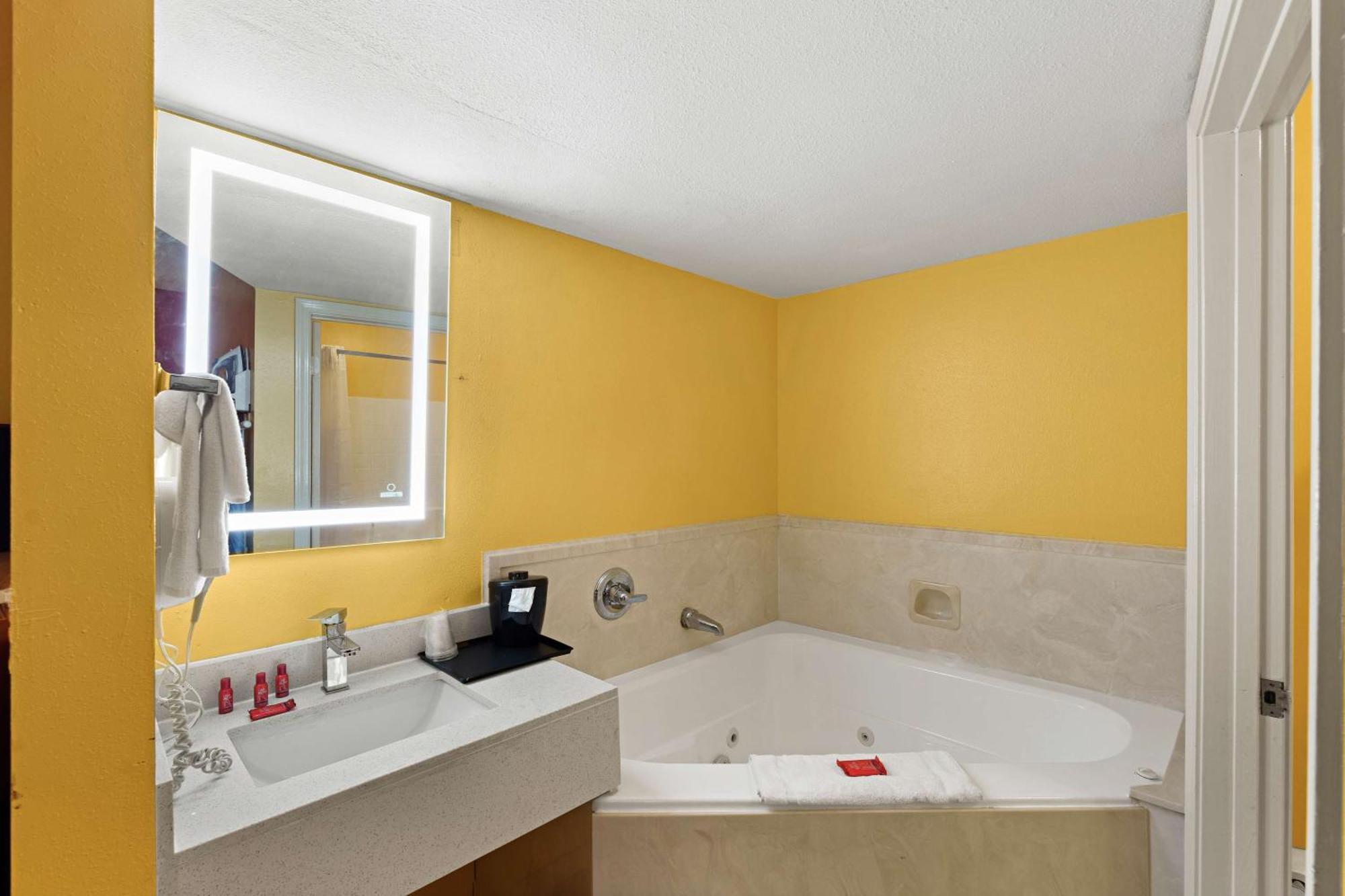 Surestay By Best Western Gulfport Bagian luar foto
