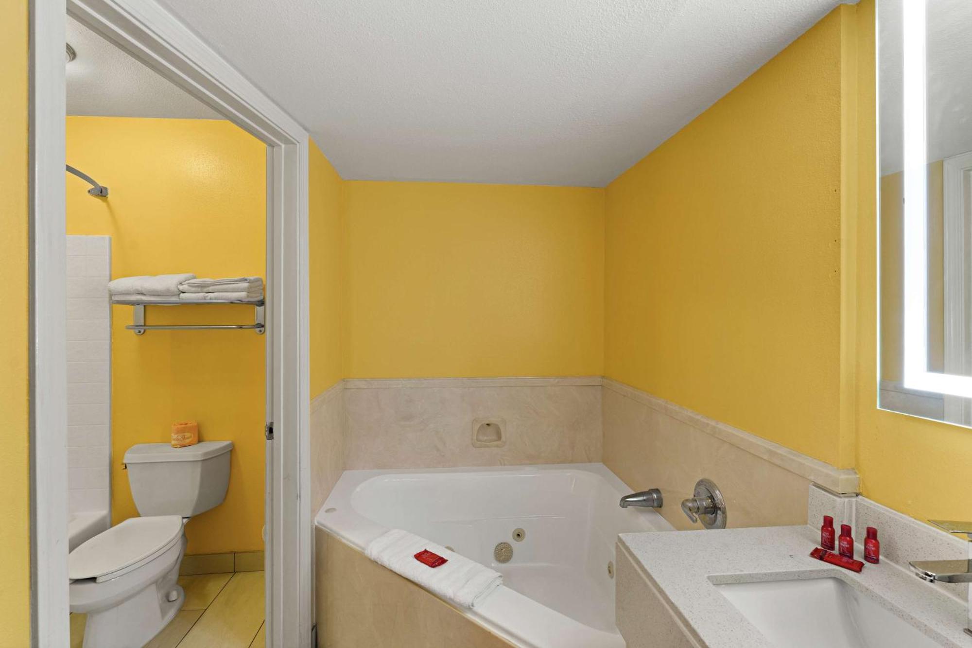 Surestay By Best Western Gulfport Bagian luar foto